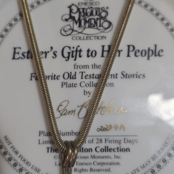 Precious Moments Decorative Plates. - Picture 4 of 13